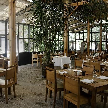 Hotel Restaurant Le Combava Antananarivo Buitenkant foto