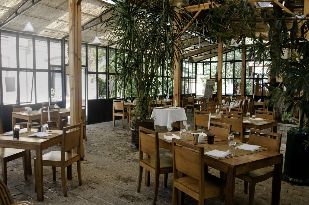 Hotel Restaurant Le Combava Antananarivo Buitenkant foto