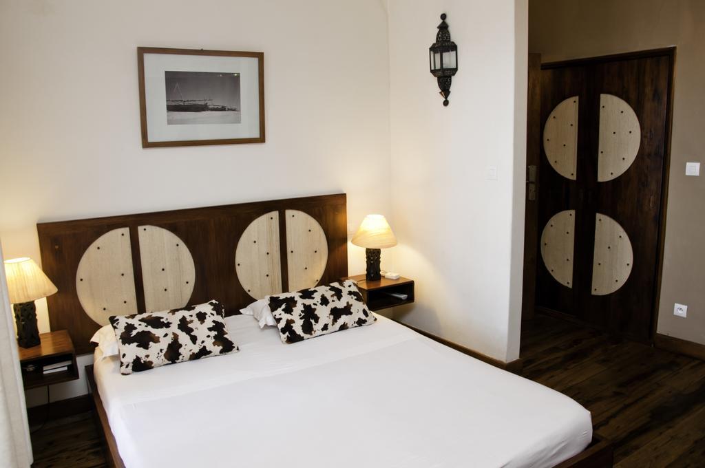 Hotel Restaurant Le Combava Antananarivo Kamer foto