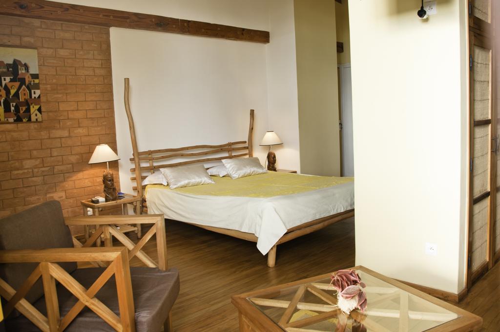 Hotel Restaurant Le Combava Antananarivo Kamer foto