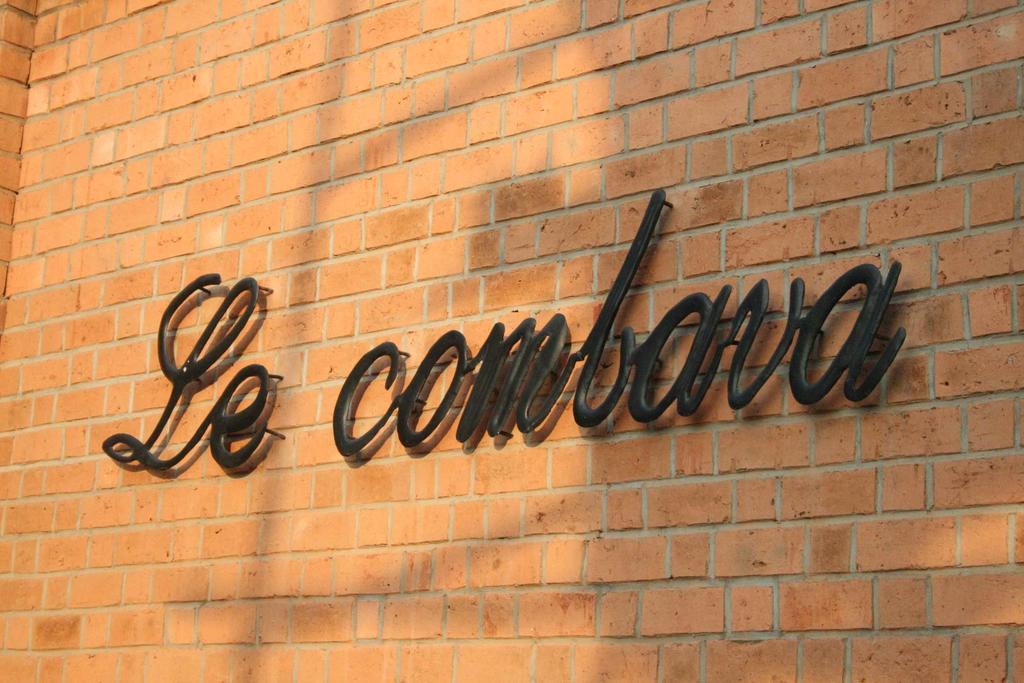 Hotel Restaurant Le Combava Antananarivo Buitenkant foto