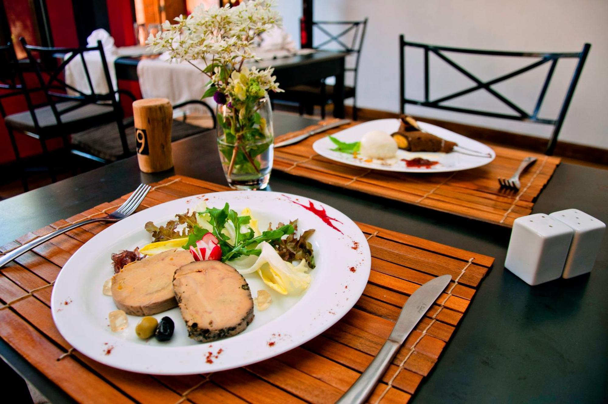 Hotel Restaurant Le Combava Antananarivo Buitenkant foto