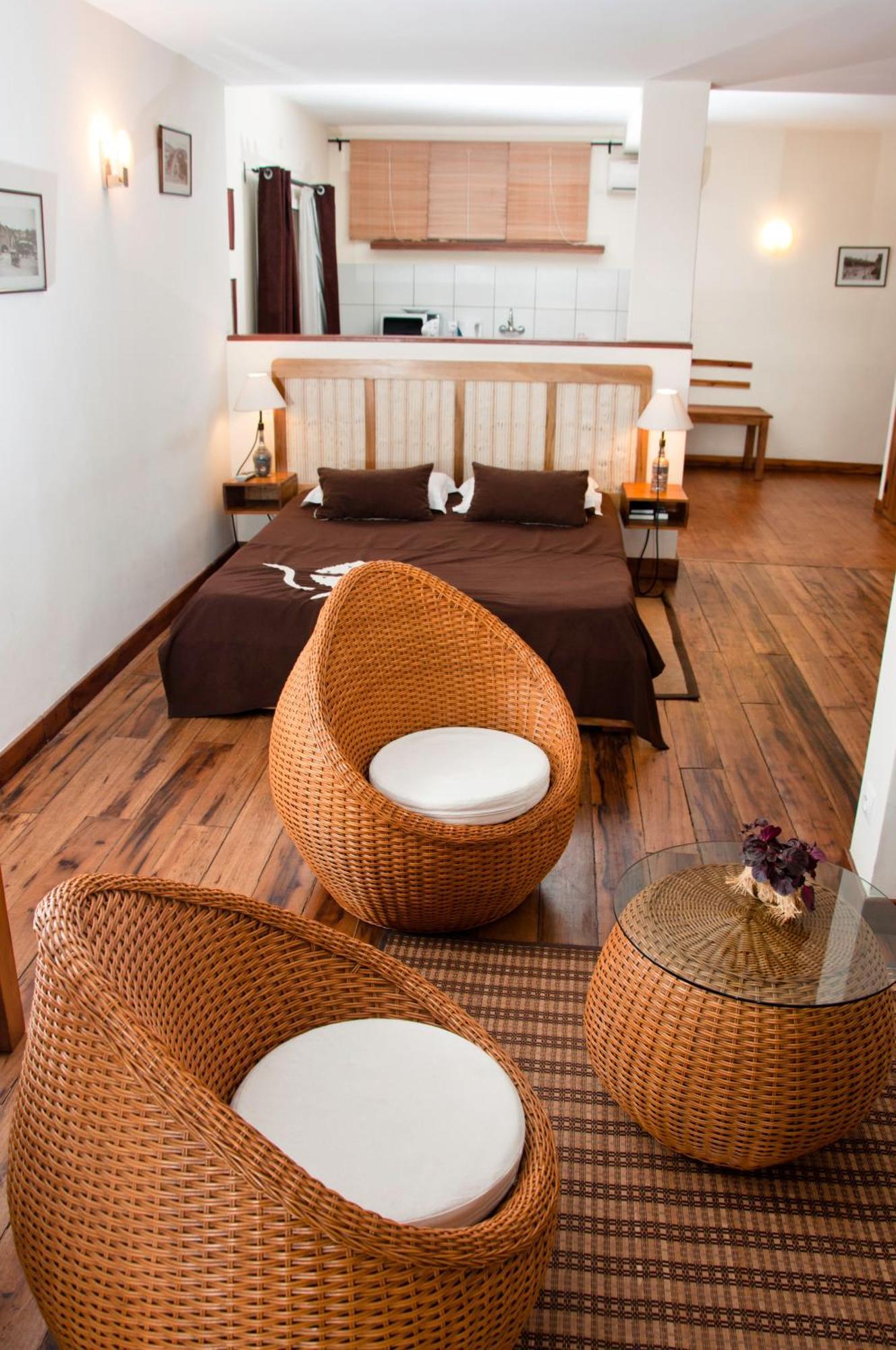 Hotel Restaurant Le Combava Antananarivo Buitenkant foto