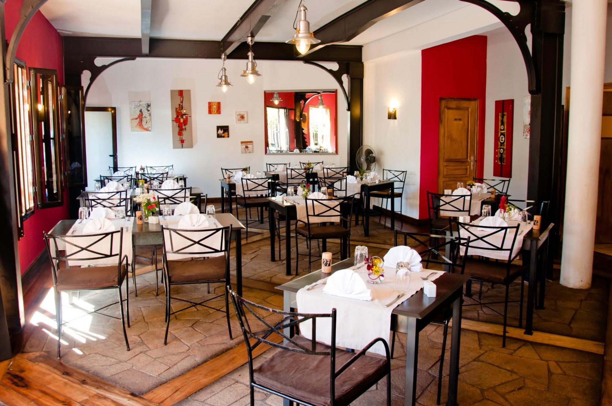 Hotel Restaurant Le Combava Antananarivo Buitenkant foto